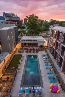 The Cabins at East Austin Hotel - 9