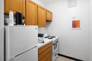 Elegant NYC Apartment with Designer Touches - 3