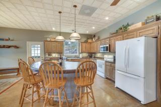 Waters Edge Home on Shore of Beaver Lake! - Garfield - 2