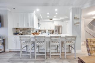 The Inn At Crystal Beach #703 Penthouse - 2