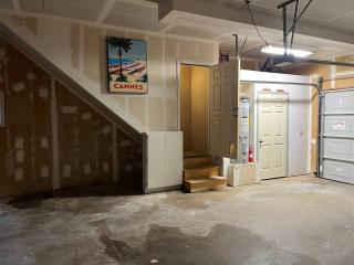 Montgomery Apartment - 8