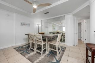 The Inn At Crystal Beach #709 Penthouse - 2