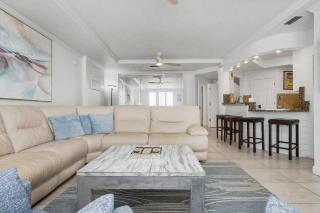 The Inn At Crystal Beach #709 Penthouse - 4