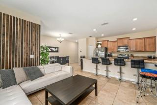 9 min to Disney w Pool- 4BD 3BA - FREE Waterpark - 6