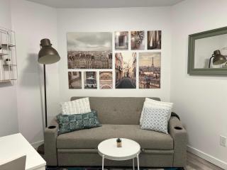 Serenity 1BR & 1 DEN Home at Folsom Ave - 4