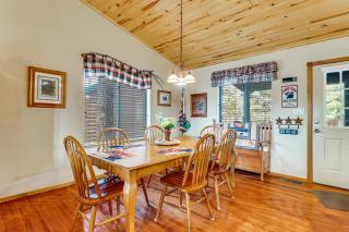 Hike, Fish and Enjoy Pond On-Site Bison Ranch Cabin - Overgaard - 7