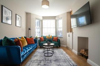 Edwardian Home Sleeps 6 Chesterfield - 8