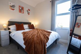 Edwardian Home Sleeps 6 Chesterfield - 5