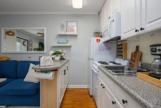 Island Condo for 6 w Communal Pool - Perfect Spot - 2