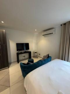 Luxury Sid Apartments - 1