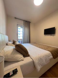 White Homes 1BR - Central Point - 2