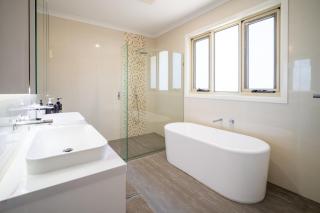 Hampton Luxe Retreat 4BR Pet Friendly - 3