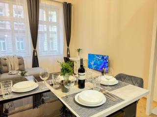 Modern Home Close metro Anděl and Vltava River - 6