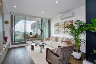 The Halo Port Melbourne Bay and City Views - 5