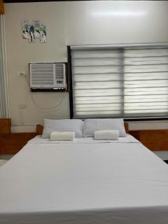 Chia's Beach House Siargao - 1