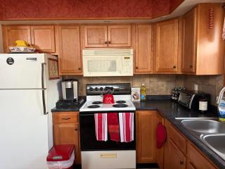 WOW!! Ultimate Pocono Retreat, Hot Tub, Game Room, Fire Pit, Near Lakes & Skiing - 6