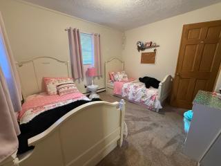 WOW!! Ultimate Pocono Retreat, Hot Tub, Game Room, Fire Pit, Near Lakes & Skiing - 7