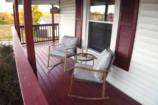 State Street Retreat w Hot Tub, Firepit, Dogs OK - 7