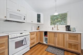 Woodland Cottage Quiet Bruce Peninsula Retreat - 2