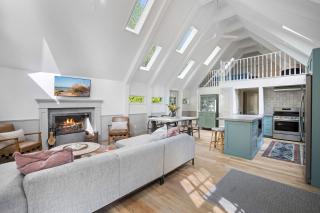 The Songbird by Juniper Holiday + Home - 9