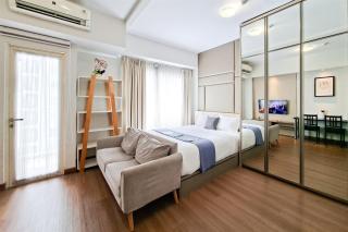 Cozy and Luxury 1BR Apartment at Scientia Residence By Travelio - 8