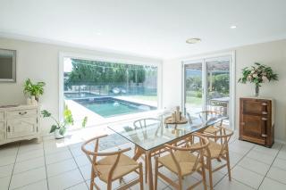 Regand Retreat - Pool, Luxurious Family Home - 7