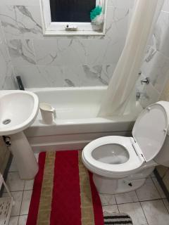 Space Share Accommodation East York Budget Friendly - 6