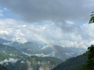 隙頂大象的天空 - 1