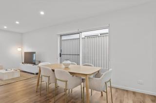 Rochedale Outlook - 3