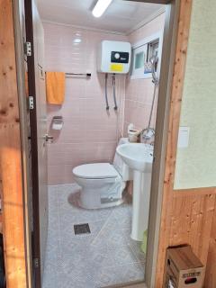 전주 한옥마을 10km. 편백길로 둘러싸인 복층 전원주택 - 4