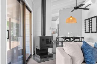 Luxe Waterfront Home - Pool, Pontoon w Deep Water Ocean Access - 4