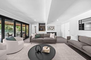 Luxe Waterfront Home - Pool, Pontoon w Deep Water Ocean Access - 1