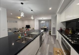 Brand New Retreat in Manor Lakes Victoria for Up to 10 guests, Bedrooms Allocated Based on Number of Guests, 2 Guests Per Bedroom - 3