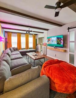 HeartOfRockfrd/NEXPlayground/IndoorHotTub/GameRoom - 2