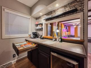 HeartOfRockfrd/NEXPlayground/IndoorHotTub/GameRoom - 7