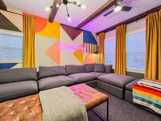 HeartOfRockfrd/NEXPlayground/IndoorHotTub/GameRoom - 8