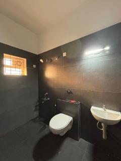 Spacious 3BHK Duplex Villa with minimal amenities - 9