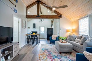 Renovated Retreat Home in Huron, close to beaches - 5