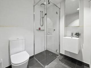 Skyline Luxe Southbank Level 22 - 8