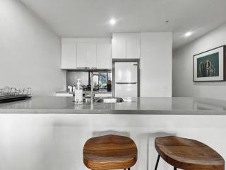 Skyline Luxe Southbank Level 22 - 1