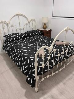 Bracken Ridge 2BR Entire Home, Self Check-In, Parking - 1