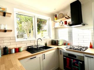 3-Bedroom Holiday Home, Newquay with Garden & Parking - 150 Steps to the Beach! - 4