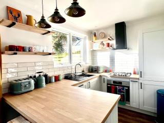 3-Bedroom Holiday Home, Newquay with Garden & Parking - 150 Steps to the Beach! - 3