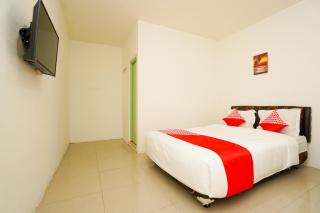 OYO Life 2108 Griya Aisyah Residence - 5