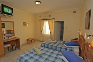 Schuetzenhaus Guesthouse - 5