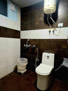 Himalayan View Hotel - Balcony & Mountain View Rooms - 3