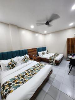 Hotel Neelam Palace Just 5 Minutes from Railway Station & Connaught place - 2