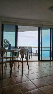 Warterfront Apartments Caloundra - 3