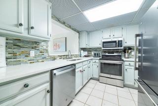 Gulf Tower 10D Beachfront Open Air Balcony Price Drop Steps to Beach - 6