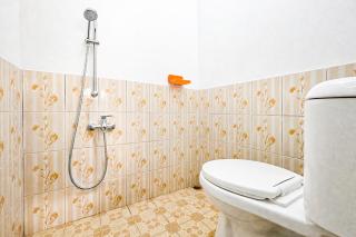 RedDoorz at Pondok Alief near Pantai Ujung Genteng 3 - 8